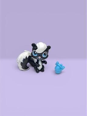 Littlest Pet Shop LPS Skunk #85 with cupcake accessory